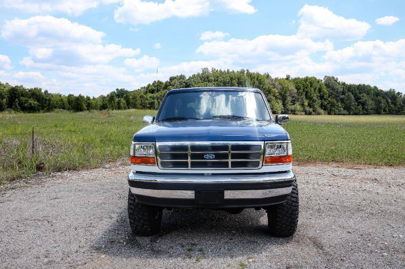 Used 1994 Ford Bronco XLT AWD/4WD image 8