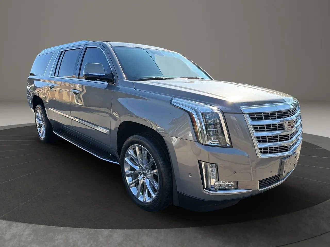 Used 2017 Cadillac Escalade ESV Premium Luxury AWD/4WD image 3