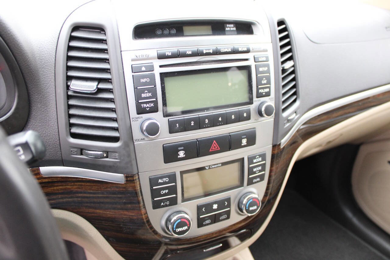 Used 2011 Hyundai Santa Fe Limited image 15