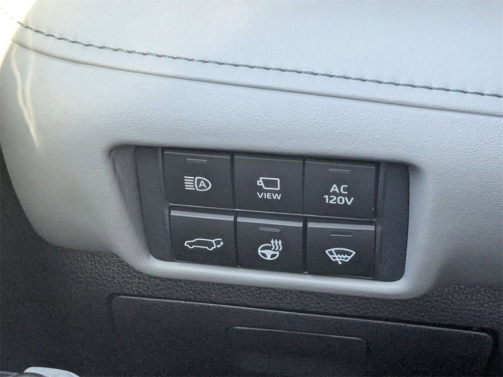 Used 2021 Toyota Highlander Platinum image 18