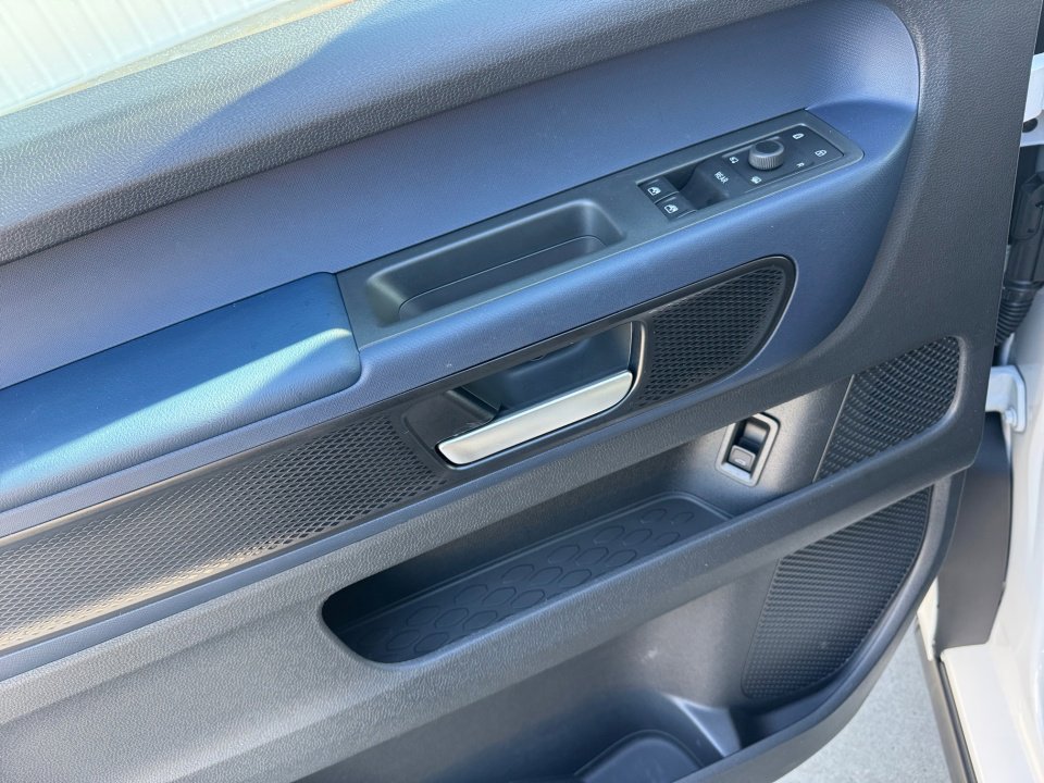 New 2025 Volkswagen ID. Buzz Pro S image 24