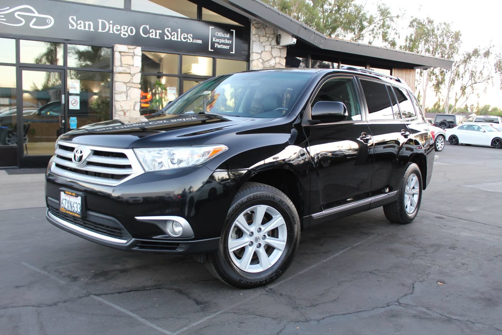 Used 2013 Toyota Highlander SE FWD image 1
