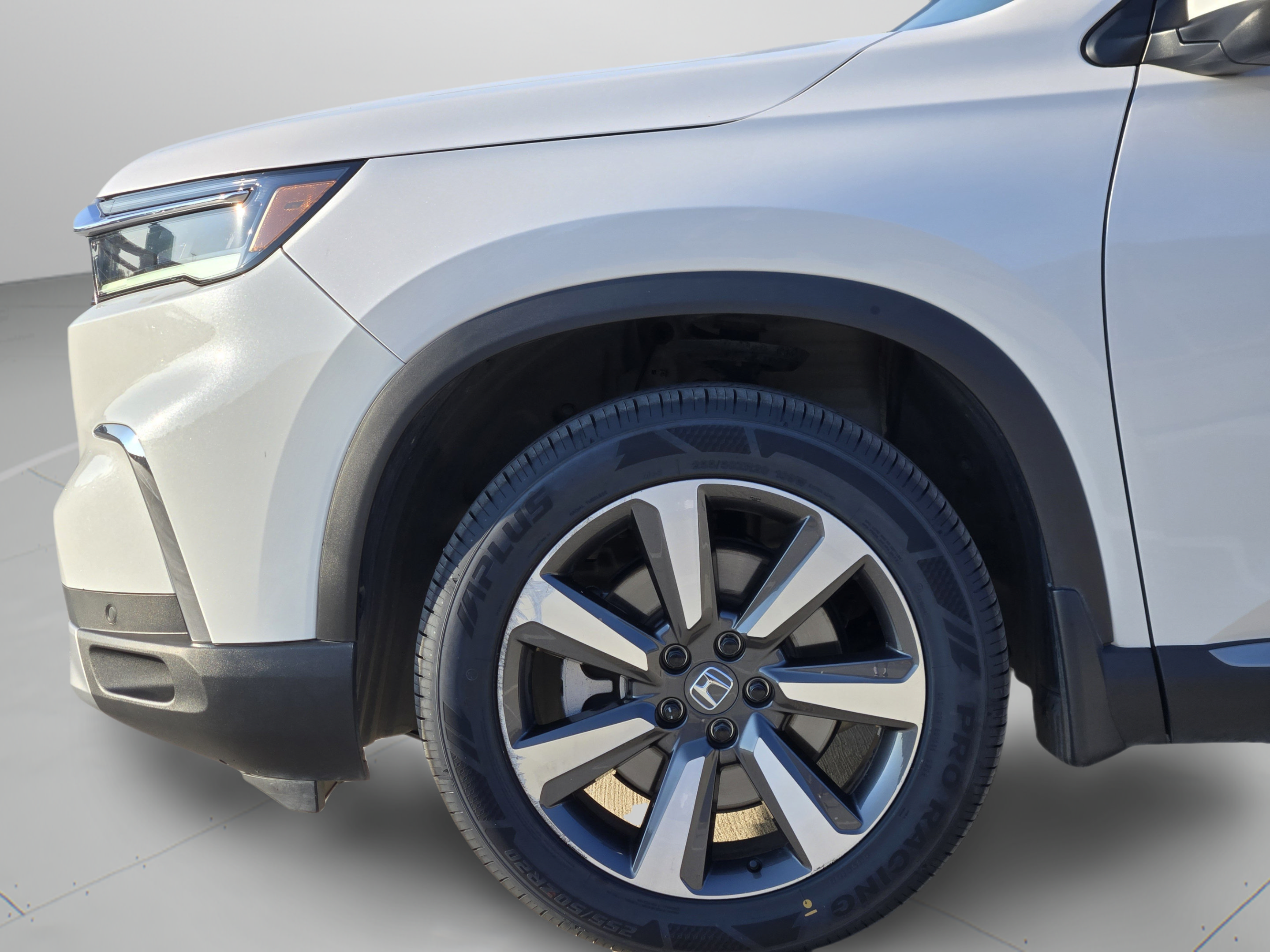Certified 2025 Honda Pilot Touring image 31