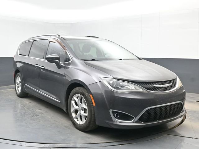 Used 2017 Chrysler Pacifica Touring-L Plus w/ Tire & Wheel Group FWD image 2