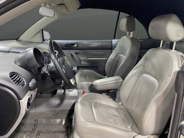 Used 2006 Volkswagen Beetle Convertible w/ Package 2 image 4