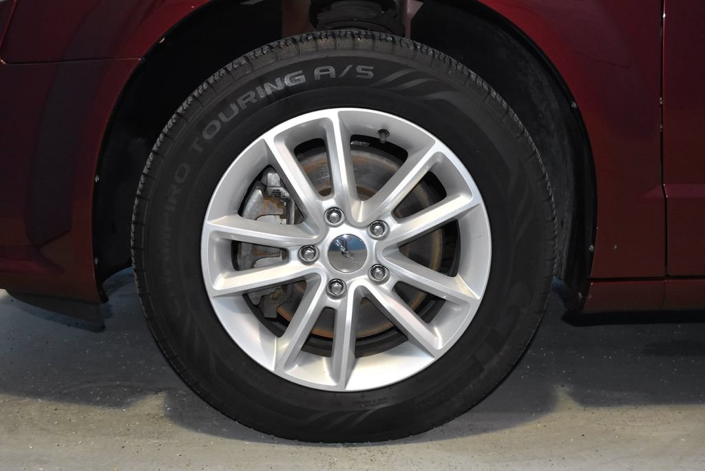 Used 2020 Dodge Grand Caravan SXT FWD image 24