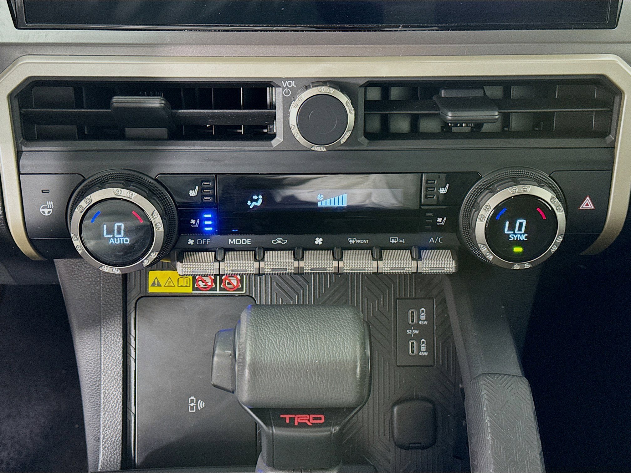 Certified 2024 Toyota Tacoma TRD Sport w/ TRD Sport Premium Package AWD/4WD image 15