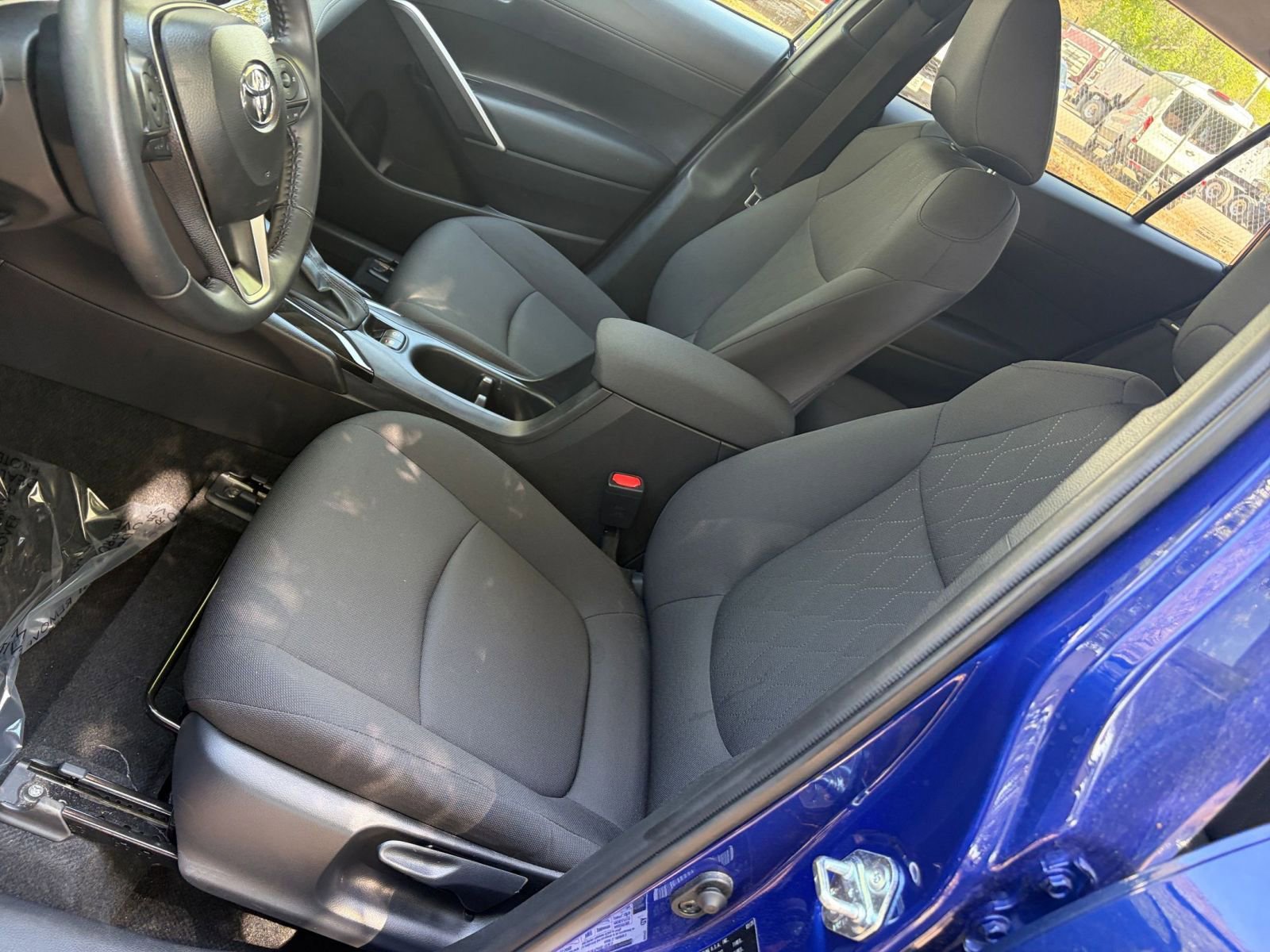 Used 2025 Toyota Corolla Cross LE image 32