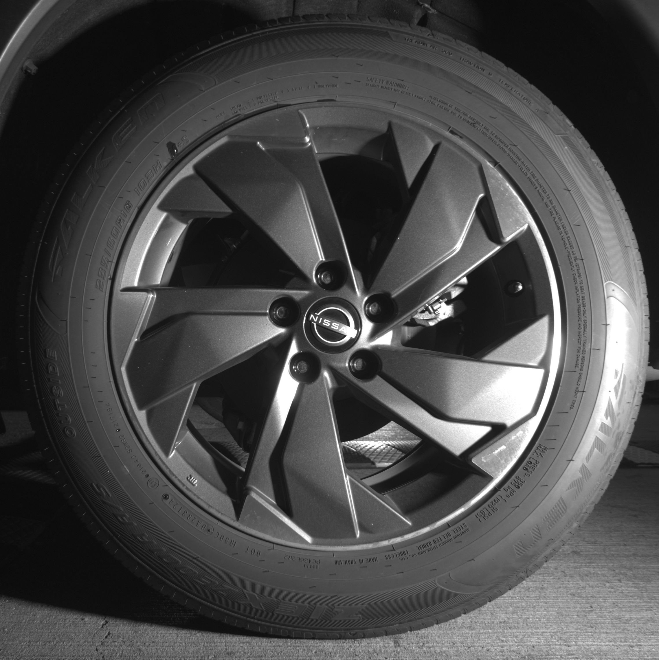Used 2025 Nissan Rogue SV image 14
