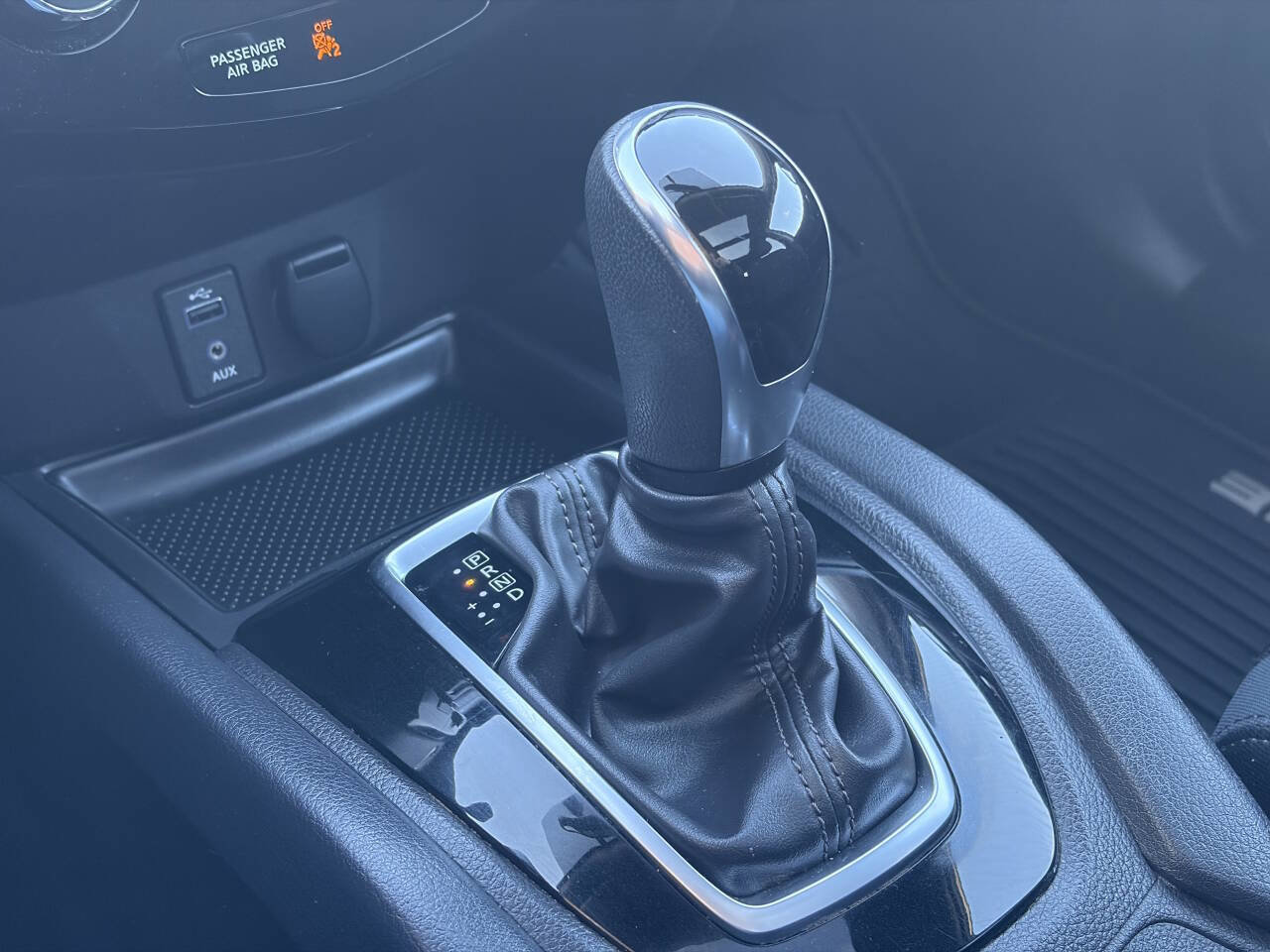 Used 2017 Nissan Rogue SV image 35