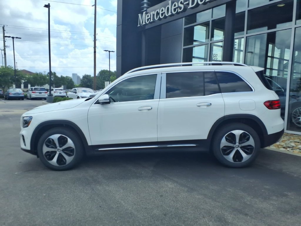 New 2026 Mercedes-Benz GLB 250 4MATIC image 3