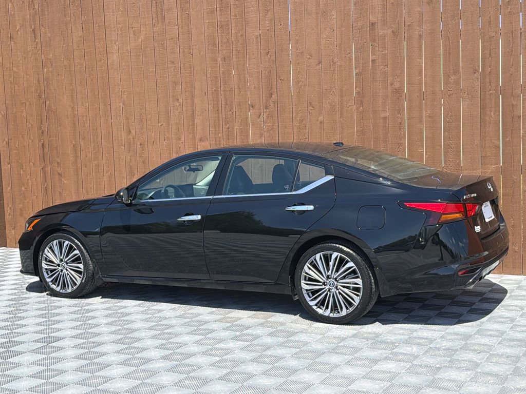 Used 2024 Nissan Altima 2.5 SL FWD image 15