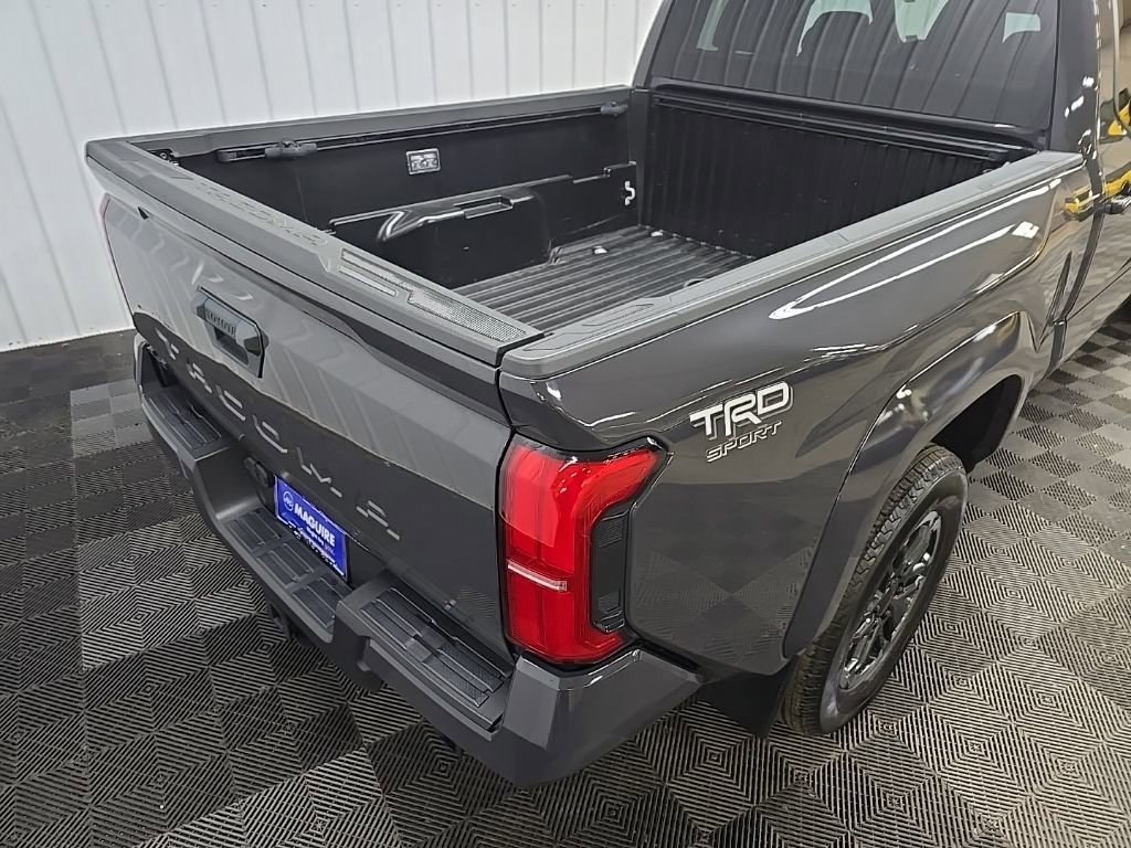 Used 2024 Toyota Tacoma TRD Sport AWD/4WD image 11