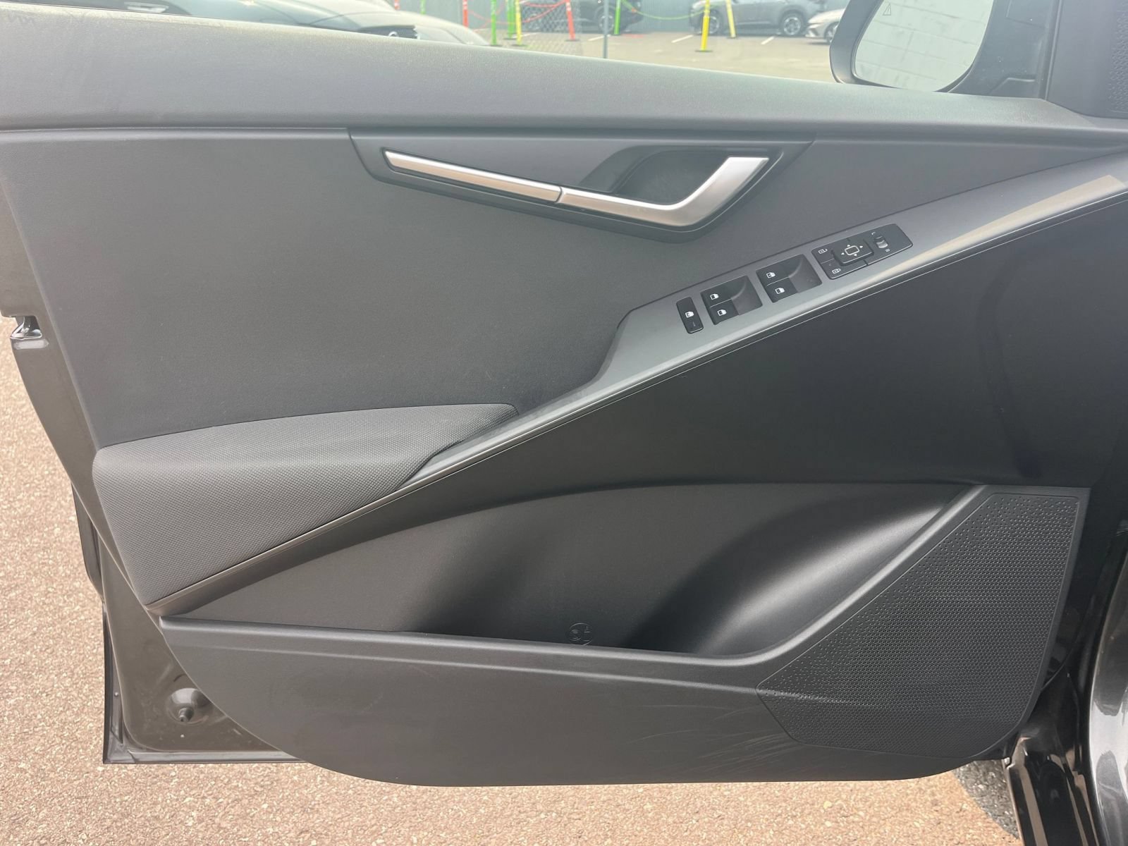 Used 2026 Kia Niro LX FWD image 18