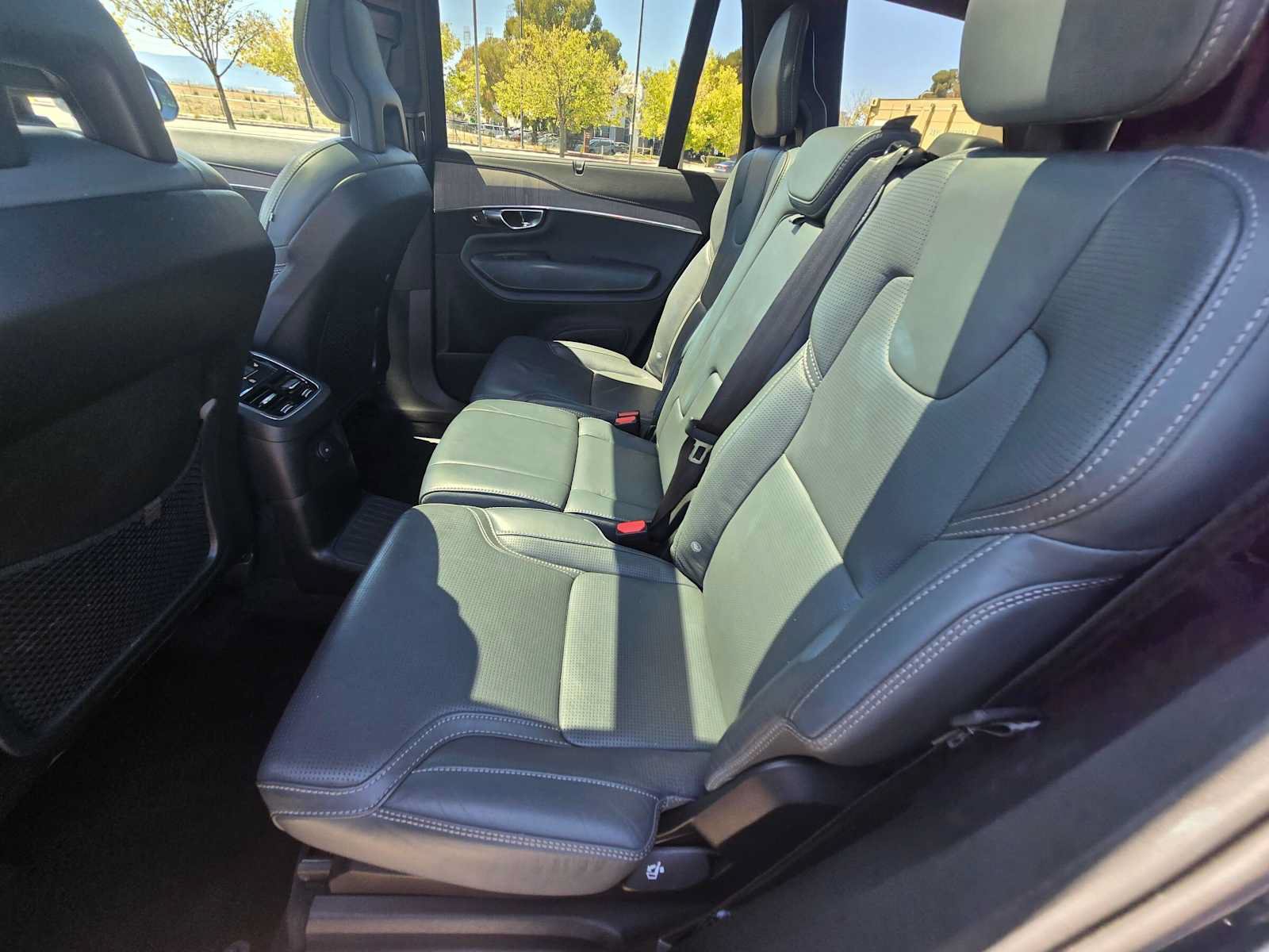 Used 2021 Volvo XC90 T8 Inscription w/ Advanced Package AWD/4WD image 17