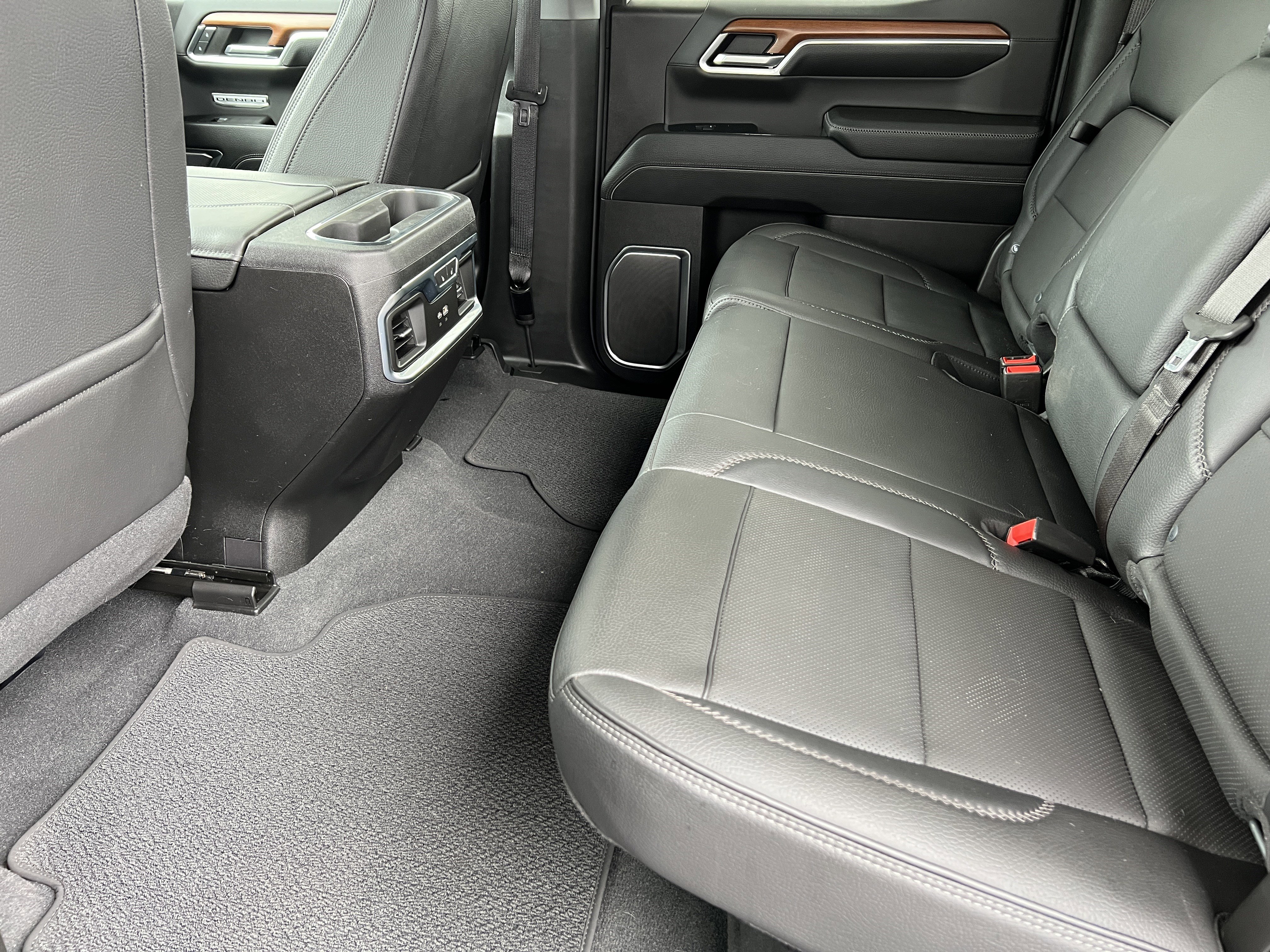 Used 2023 GMC Sierra 1500 Denali w/ Denali Reserve Package AWD/4WD image 16