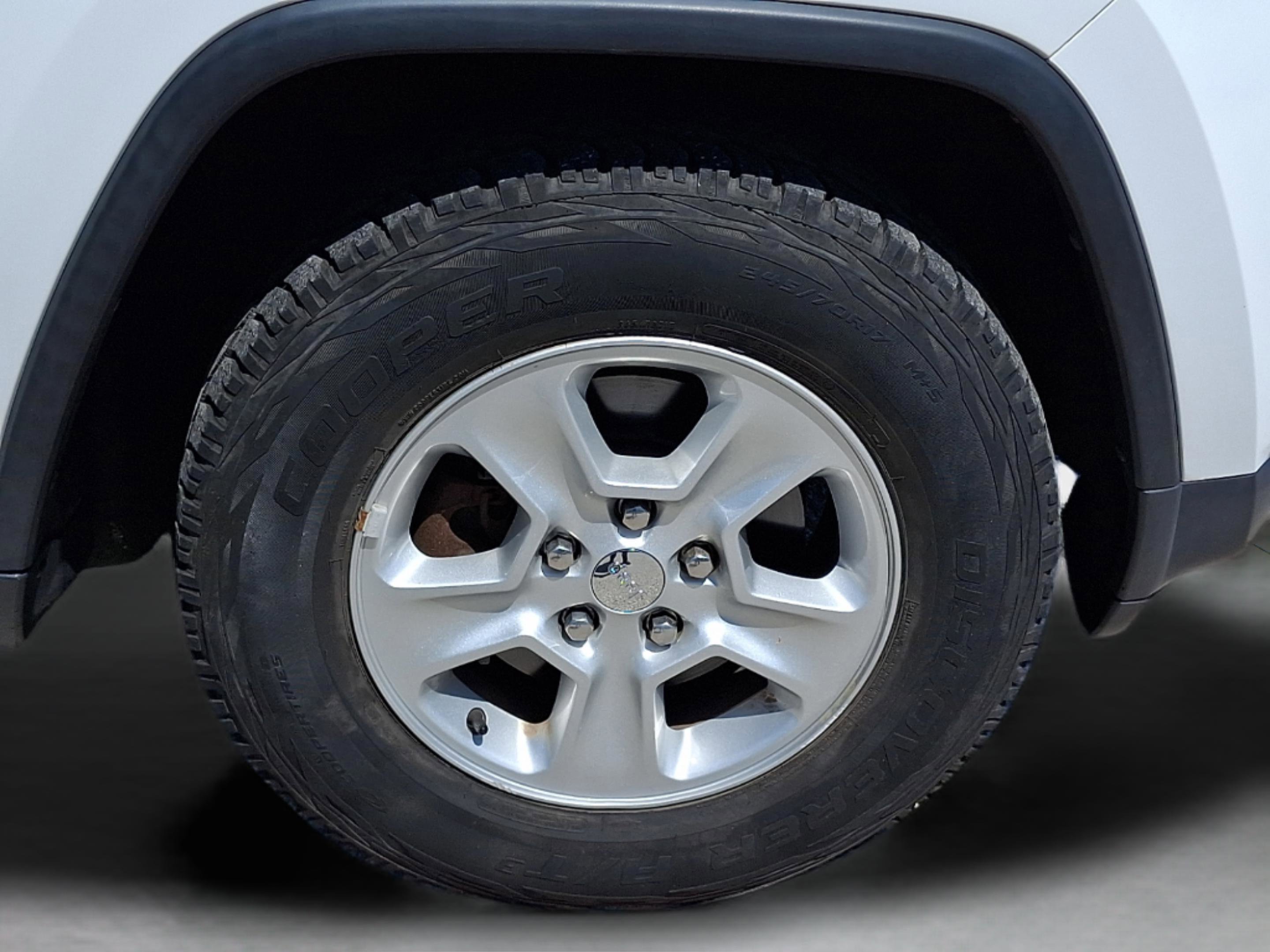 Used 2015 Jeep Grand Cherokee Laredo w/ Quick Order Package 23E image 25