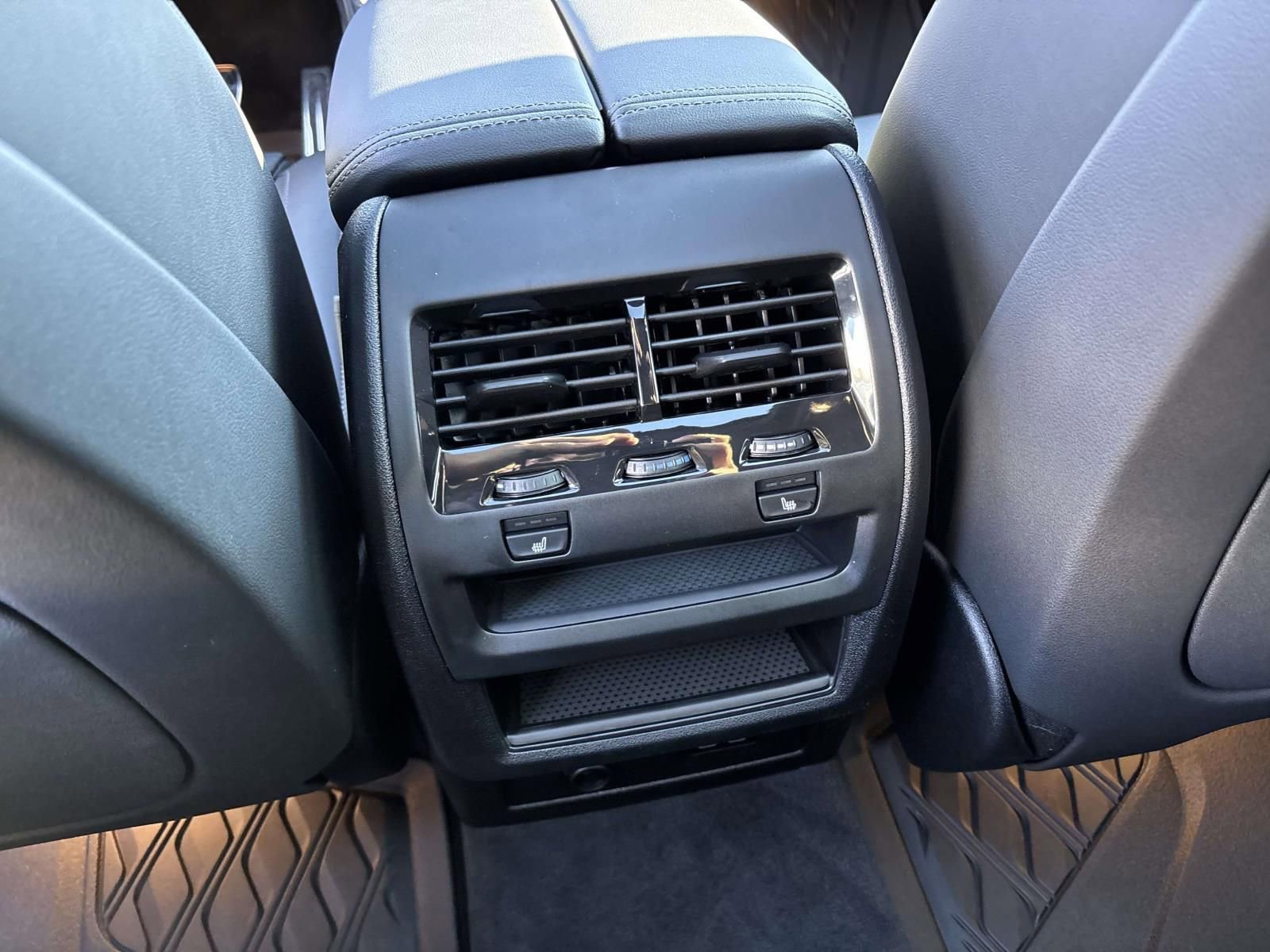 New 2026 BMW X5 xDrive50e w/ M Sport Package image 33