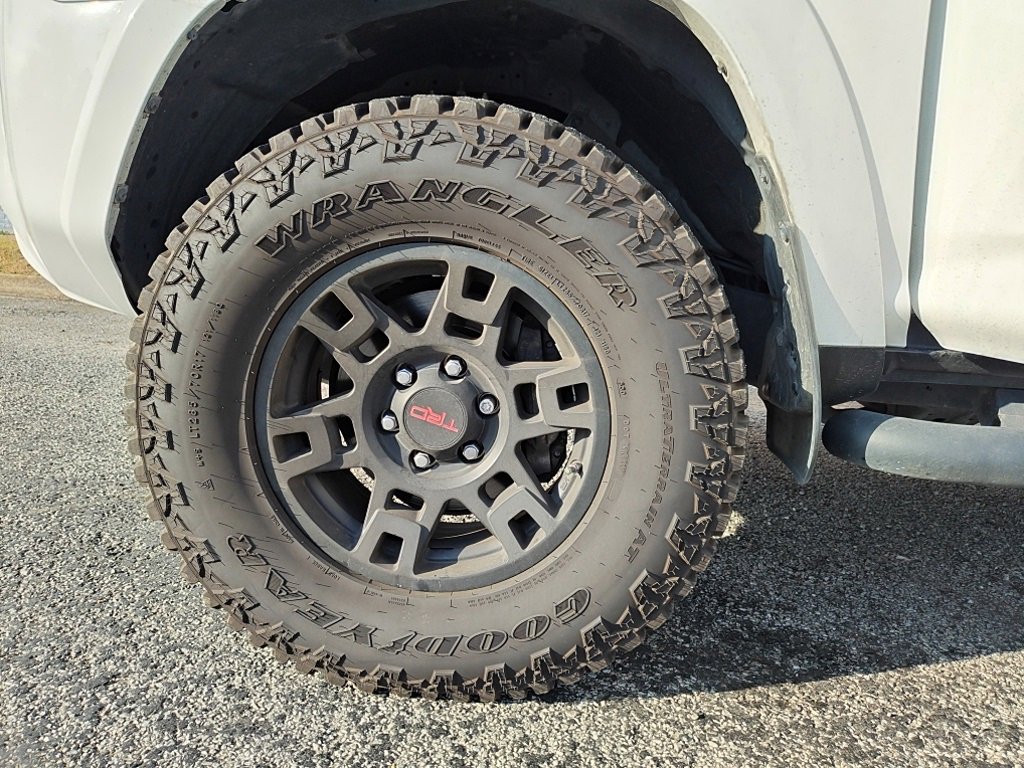 Used 2020 Toyota 4Runner SR5 image 22