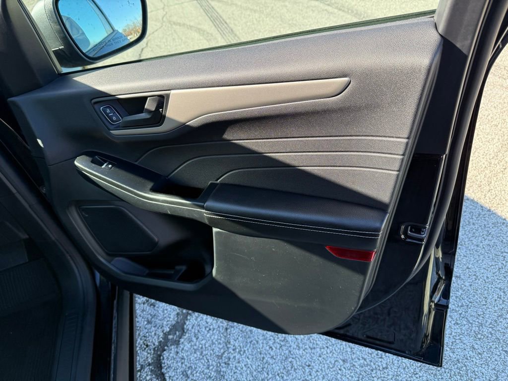 Certified 2022 Ford Escape SE w/ Cold Weather Package image 47