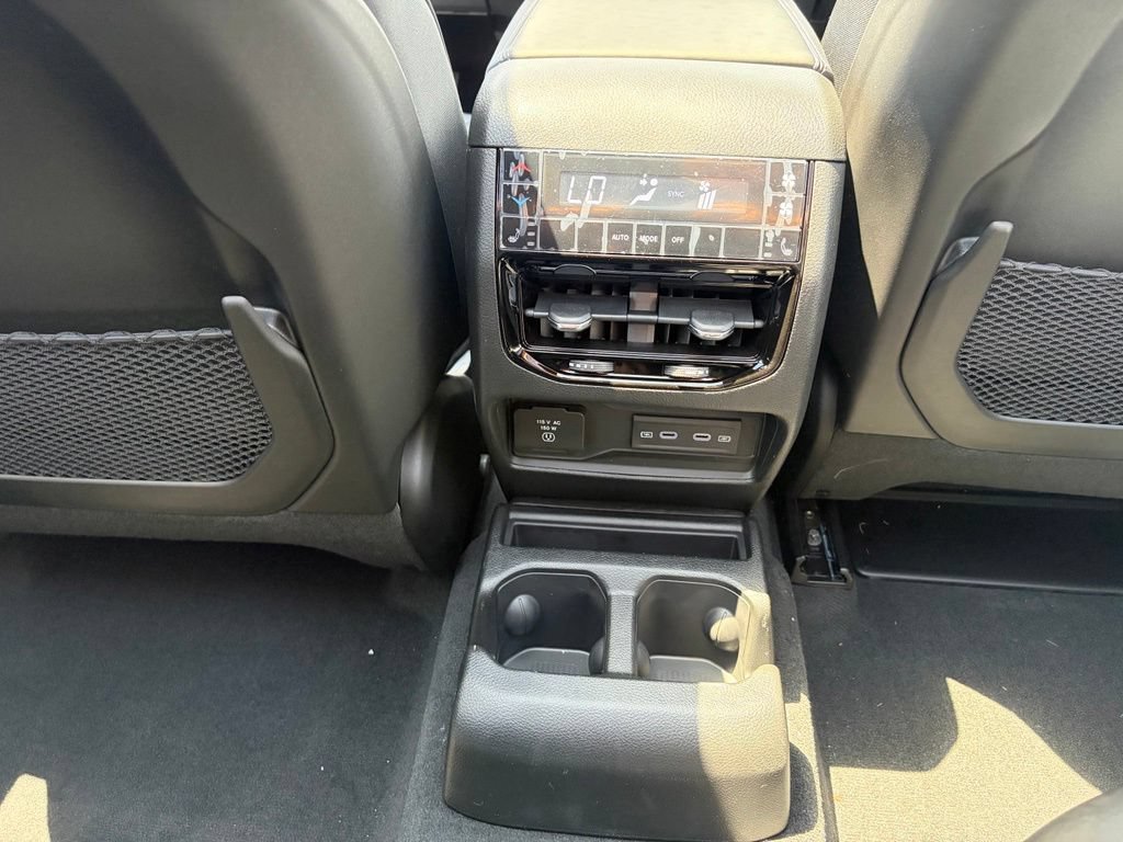New 2026 Jeep Grand Cherokee L Limited AWD/4WD image 32