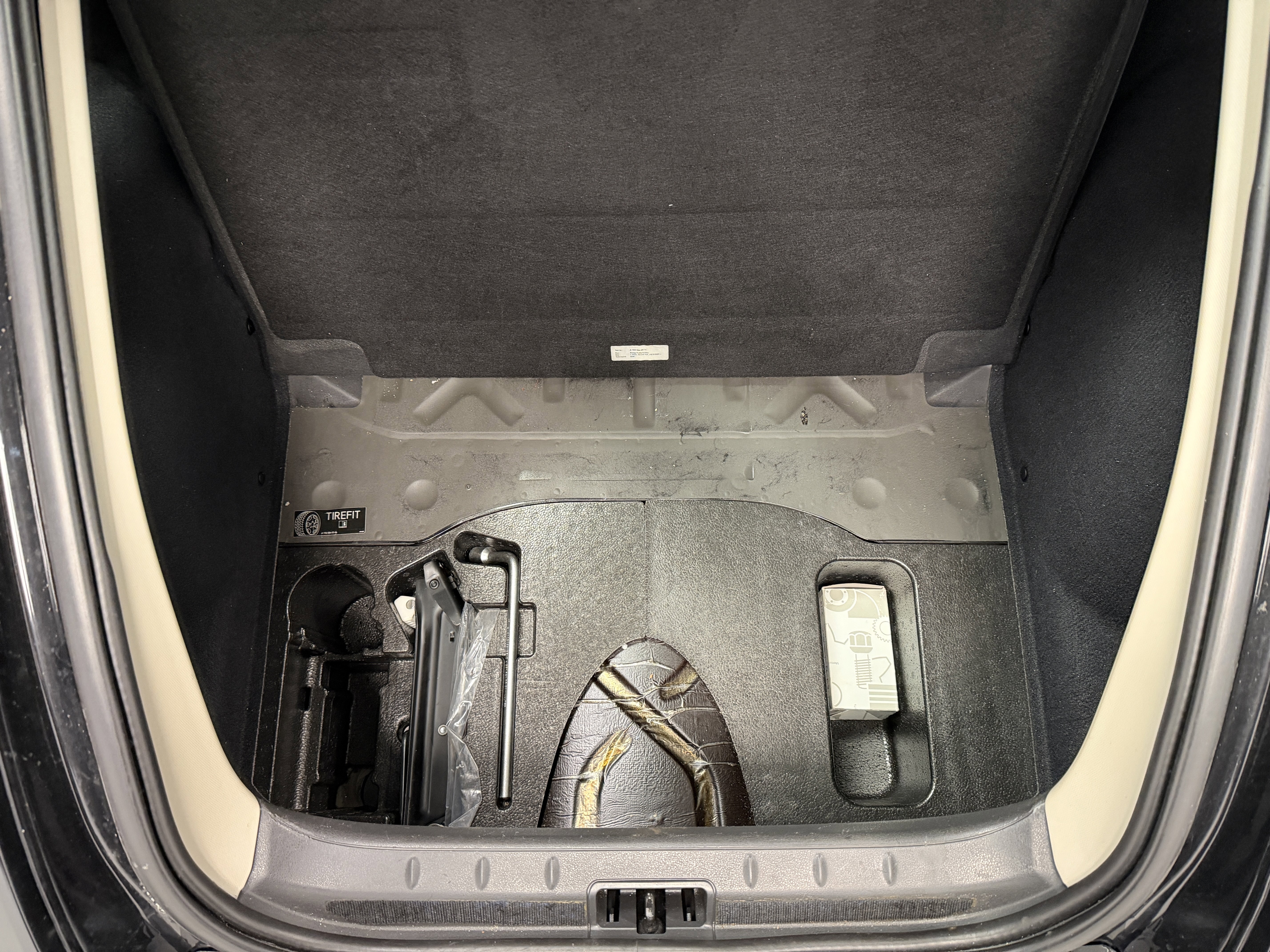 Used 2007 Chrysler Crossfire Coupe image 23