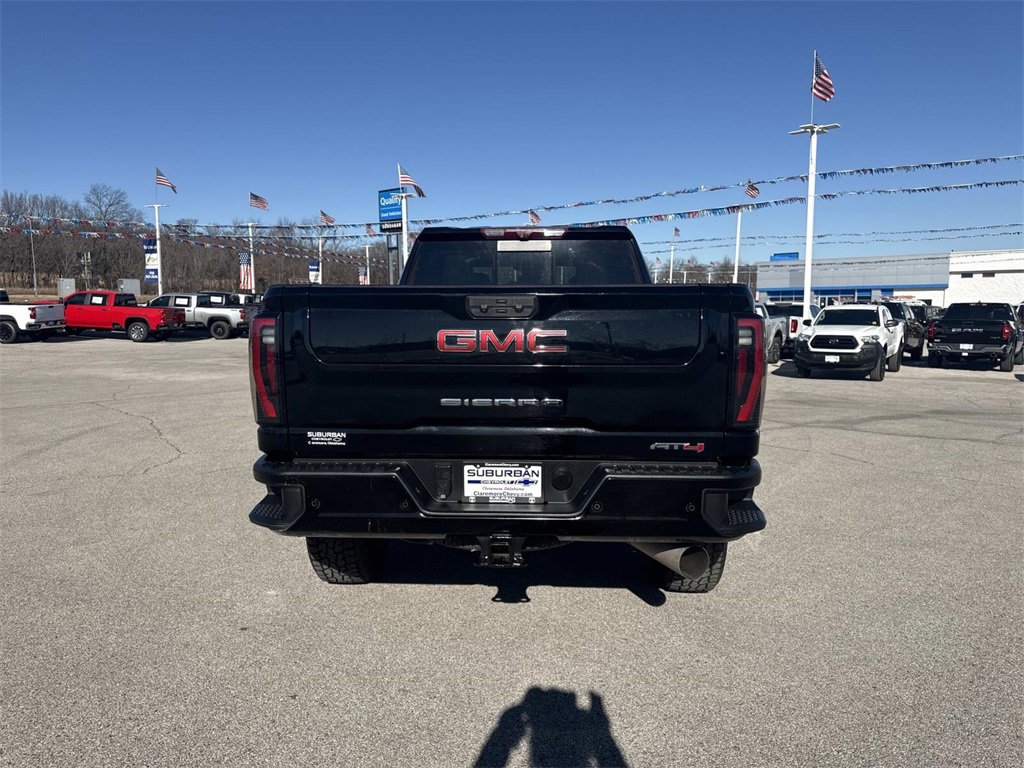 Used 2024 GMC Sierra 2500 AT4 w/ AT4 Premium Plus Package image 4