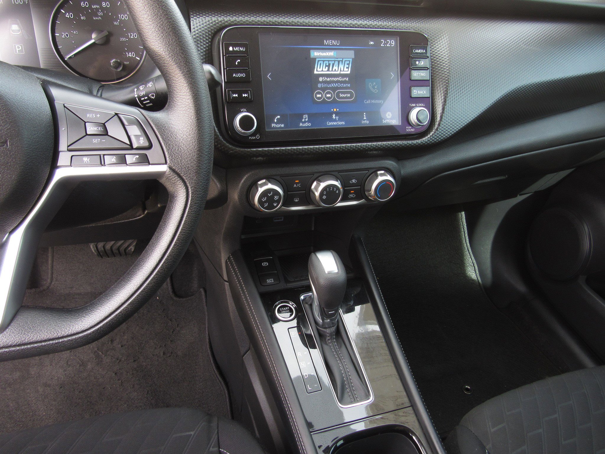 Used 2024 Nissan Kicks SV image 17