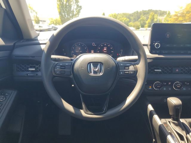 Used 2025 Honda Accord SE image 10
