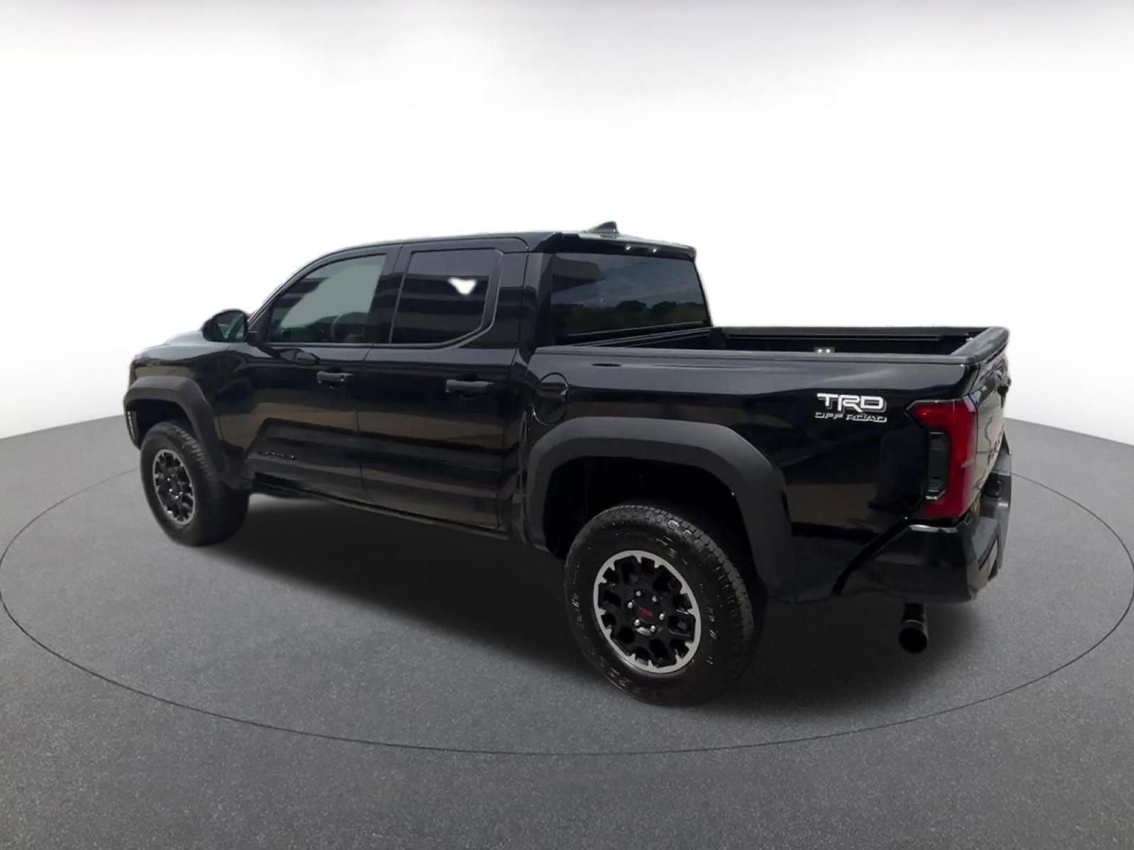 Used 2025 Toyota Tacoma TRD Off-Road AWD/4WD image 10