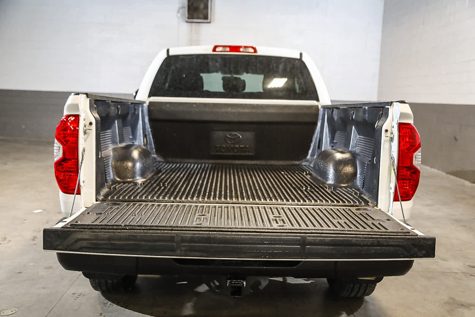 Certified 2017 Toyota Tundra SR image 25