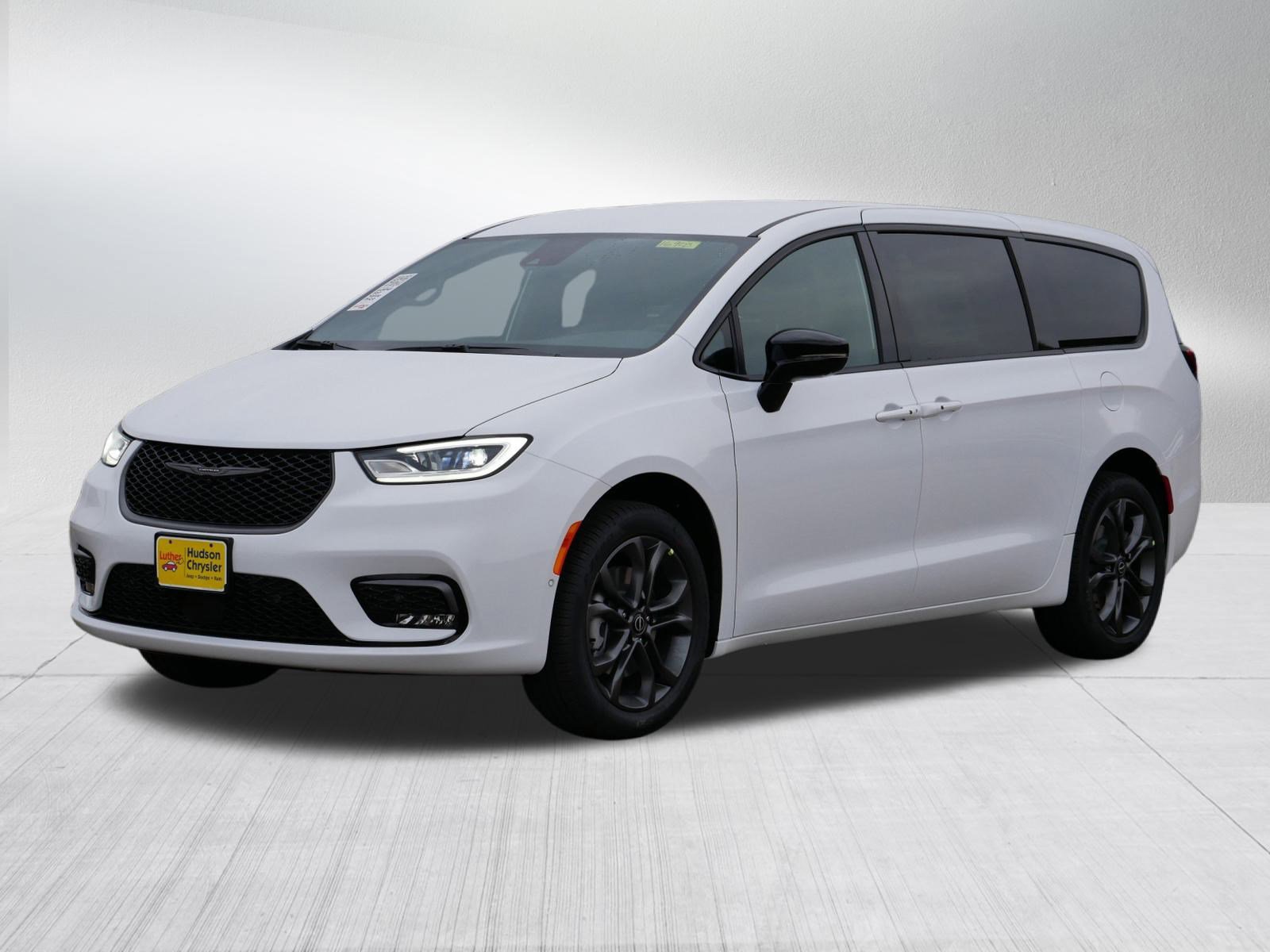 New 2026 Chrysler Pacifica Select image 4