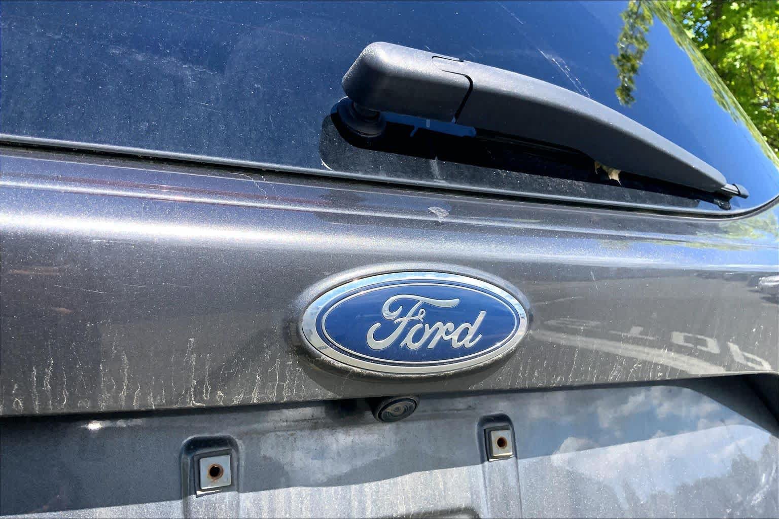 Used 2017 Ford Escape Titanium AWD/4WD image 31