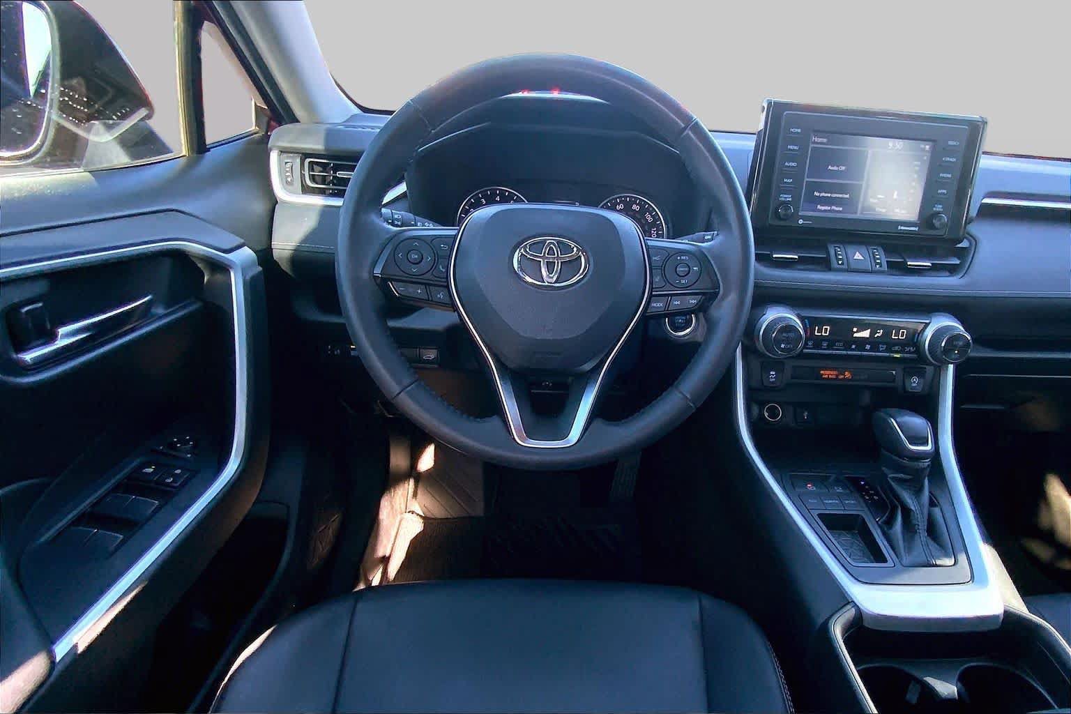 Used 2021 Toyota RAV4 XLE Premium FWD image 6