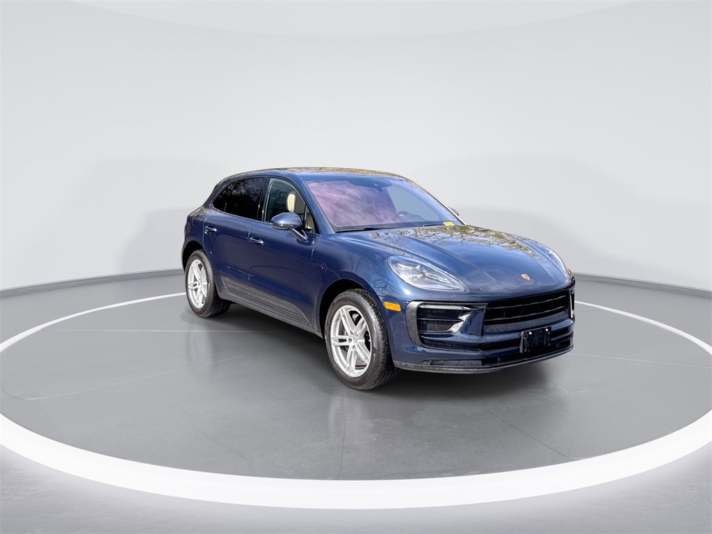 Used 2022 Porsche Macan Base image 2
