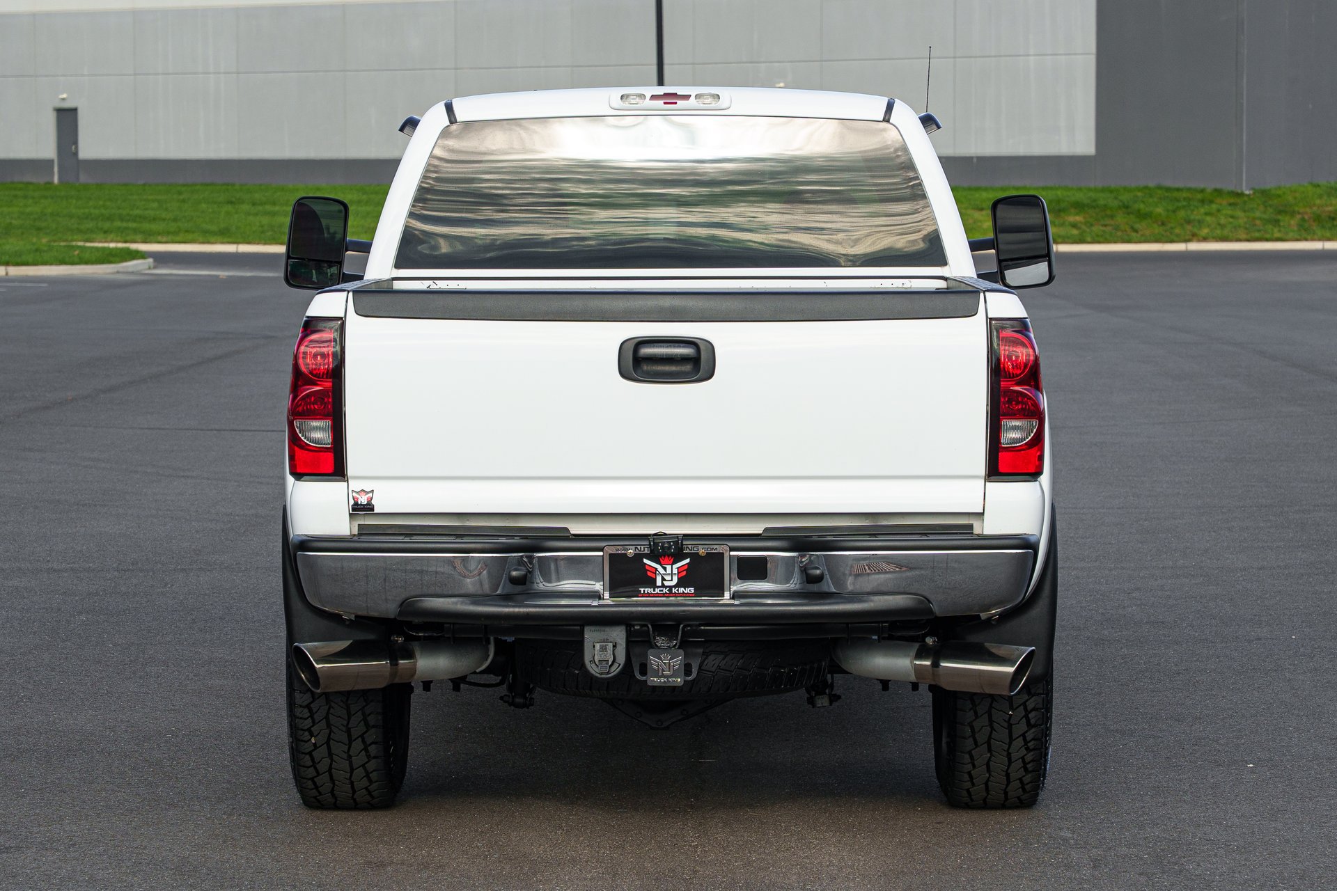 Used 2006 Chevrolet Silverado 2500 LT w/ Heavy-Duty Power Package AWD/4WD image 14