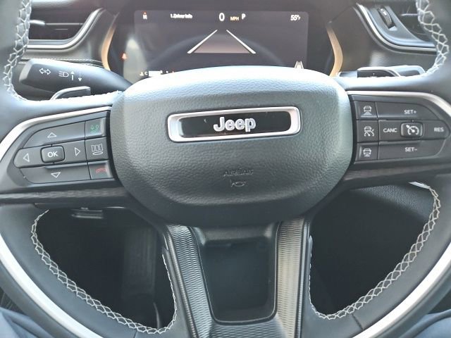 Used 2023 Jeep Grand Cherokee L Laredo image 16