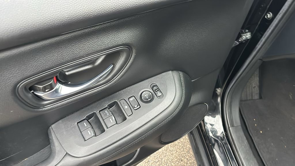 Used 2023 Honda HR-V LX image 14