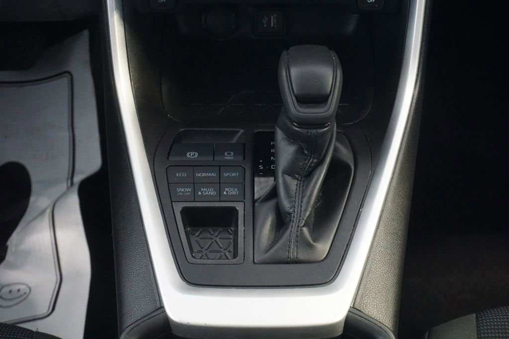 Certified 2024 Toyota RAV4 LE image 29