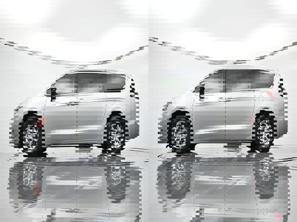 New 2026 Chrysler Pacifica Select image 25