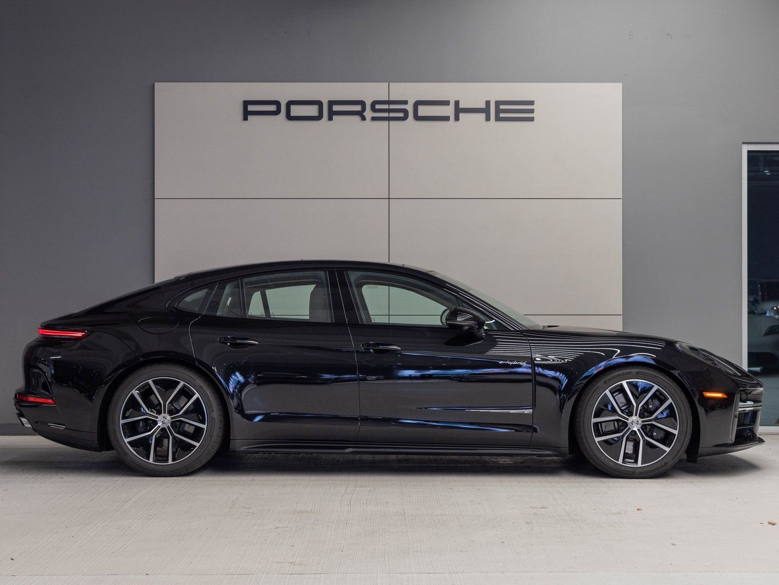 New 2026 Porsche Panamera 4 image 8