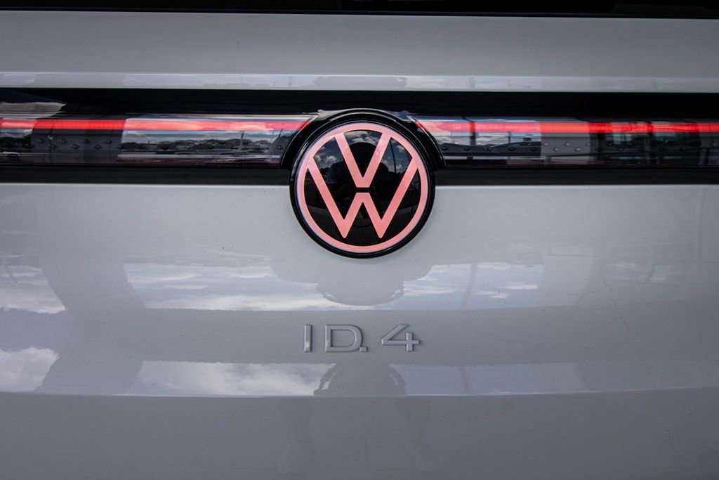 Used 2023 Volkswagen ID.4 Pro S AWD/4WD image 18