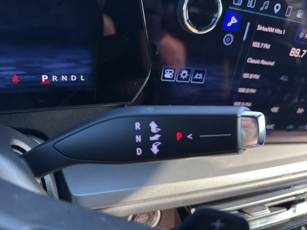 Used 2025 Chevrolet Traverse LT image 20