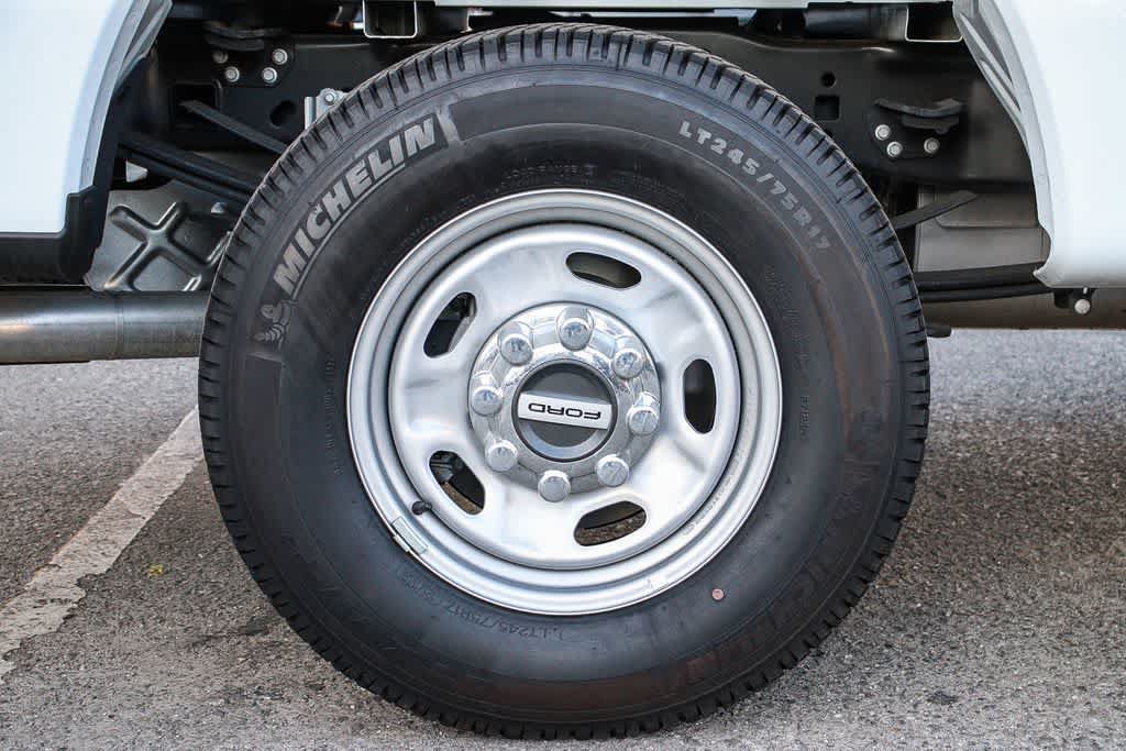 New 2024 Ford F350 XL w/ 360-Degree Camera Package RWD image 9