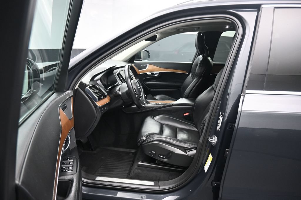 Used 2017 Volvo XC90 T6 Inscription w/ Vision Package AWD/4WD image 11