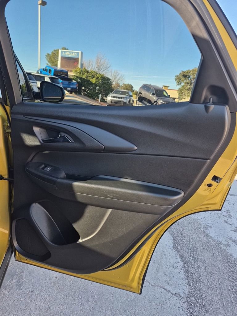 Used 2023 Chevrolet TrailBlazer RS w/ Sun and Liftgate Package FWD image 19