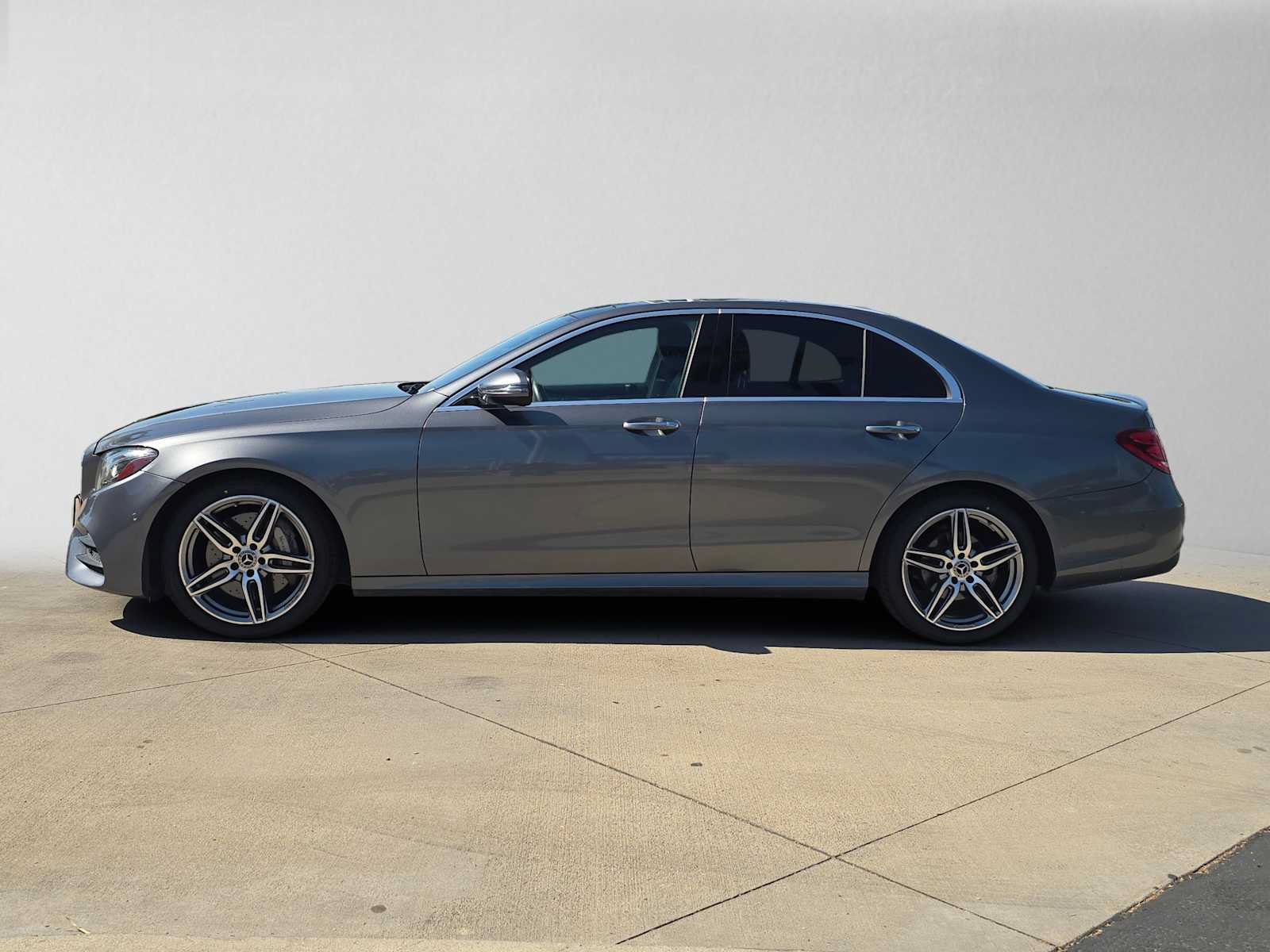 Used 2018 Mercedes-Benz E 300 image 6
