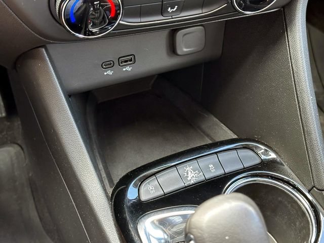 Certified 2024 Buick Encore GX Preferred FWD image 26