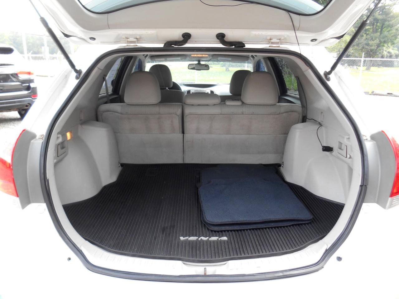 Used 2012 Toyota Venza LE AWD/4WD image 12