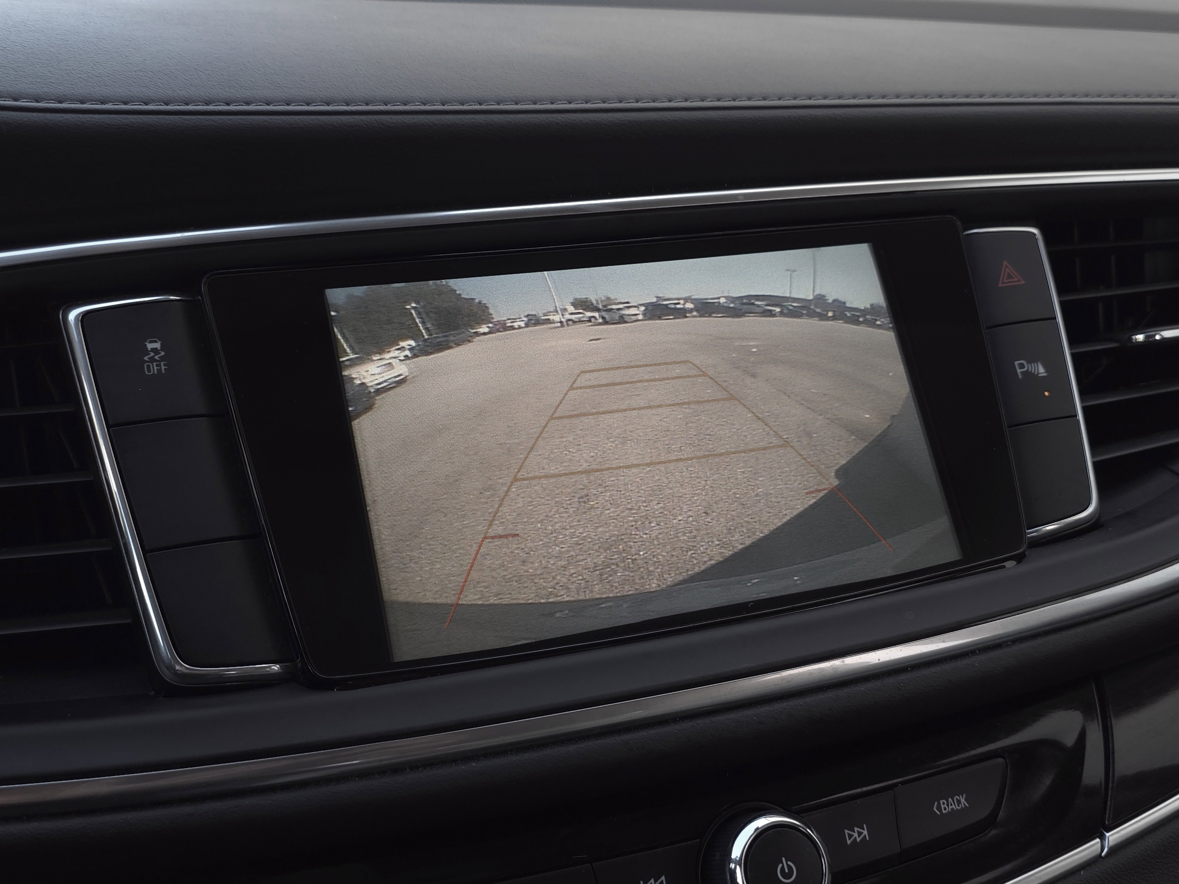 Used 2019 Buick Enclave Essence image 19